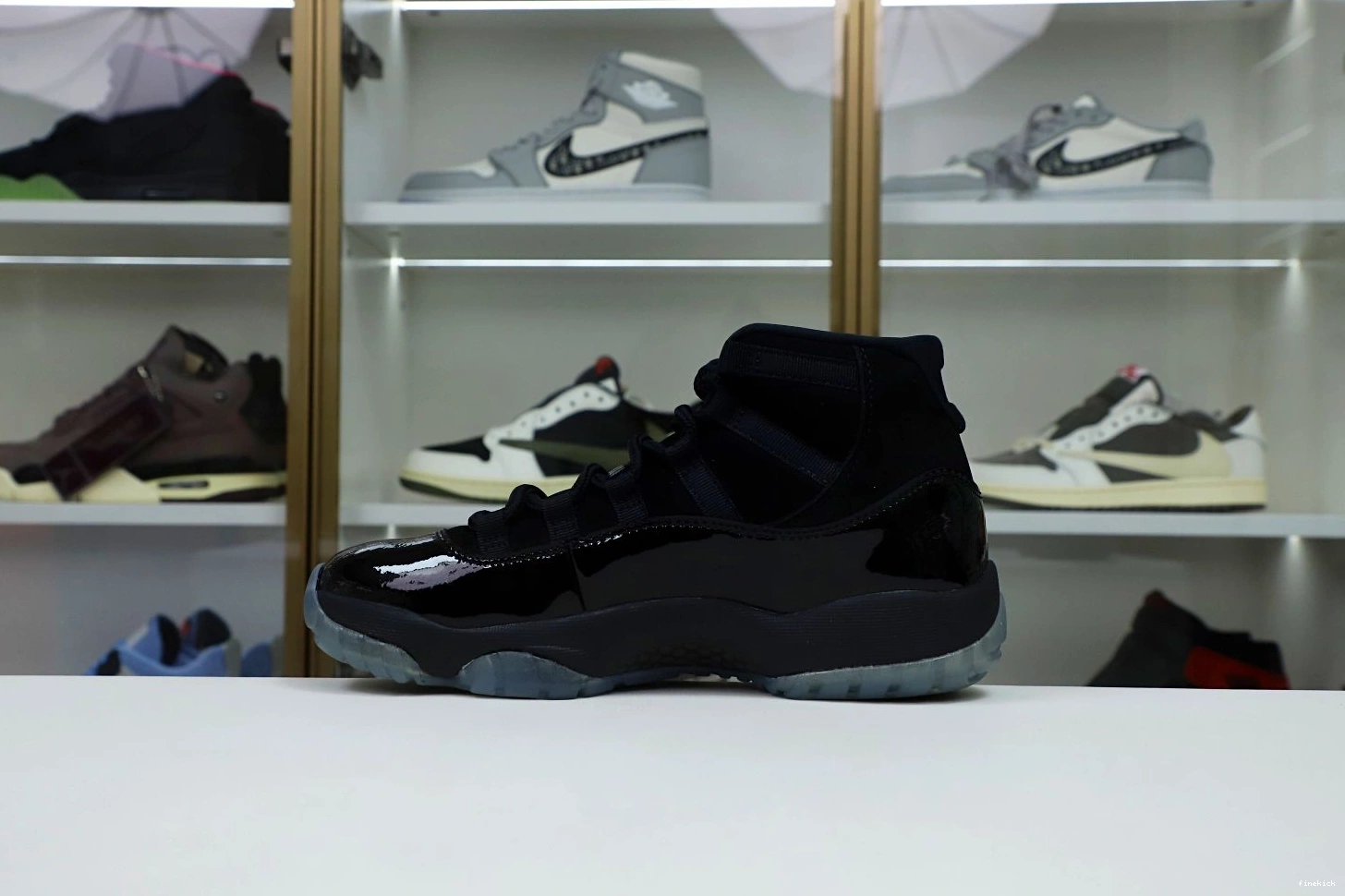 JORDAN 11 RETRO 'CAP GOWN' AIR AND 0826